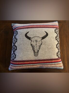 Pendleton 20”x20” Southwestern Longhorn Designed Reversible Accent Pillow